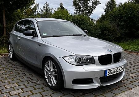 BMW 116 187 e87