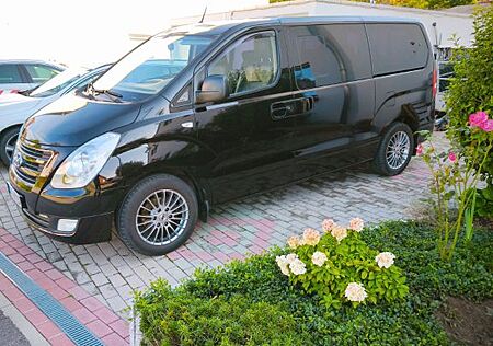 Hyundai H-1 Starex