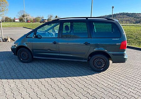 VW Sharan Volkswagen Verkaufe mit einigen Mängeln