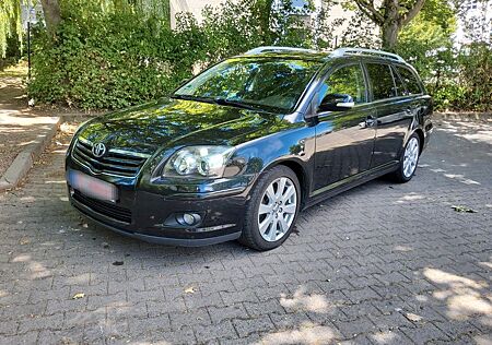 Toyota Avensis Combi 2,0-l-D-4D Team