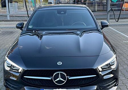 Mercedes-Benz CLA 250 e DCT -