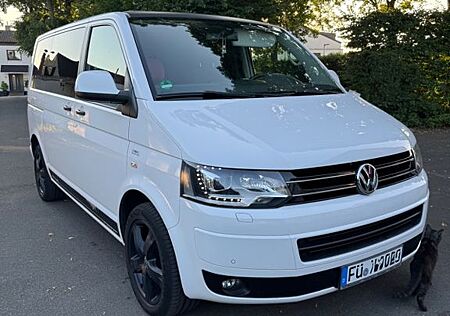 VW T5 Multivan Volkswagen ohne Ölverbrauch, Standheizung, AHK