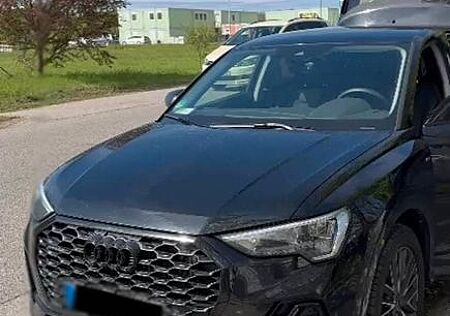 Audi Q3 Sportsback / S line / 40 TDI quattro / S tron