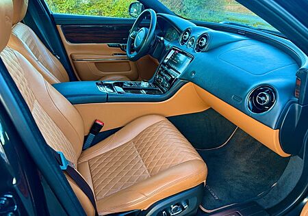 Jaguar XJ 3,0 V6 Kompressor AWD Portfolio Vollausstatt.