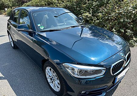 BMW 118d Sport Line in Midnight Blue