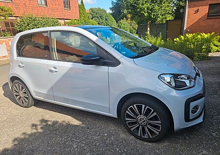 VW Up Volkswagen ! 1.0 TSI 90 PS move ! Ausstattung: Sound