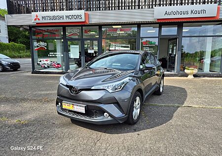 Toyota C-HR Team D (weitere Bilder folgen)