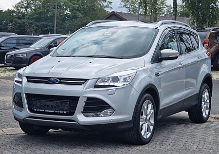Ford Kuga Titanium 4x4 Panorama Navi Bi-Xenon
