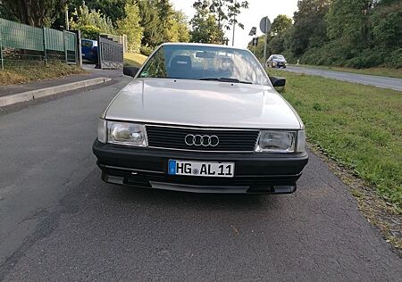 Audi 100 .STyp44.2.3.1Hand.Servo.SD.Tüvneu.