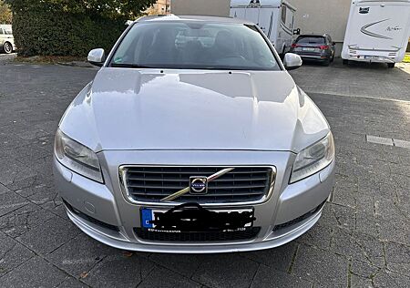 Volvo S80 D5 Geartronic Das Auto hat neue TUV