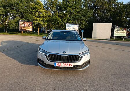 Skoda Octavia Combi Clever 2,0TDI Navi ACC 4xSHZ LED