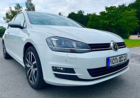 VW Golf Volkswagen 2.0 TDI Highline AHK Navi 1.Hand Unfallfrei
