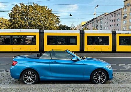 BMW 218i Cabrio - Blue