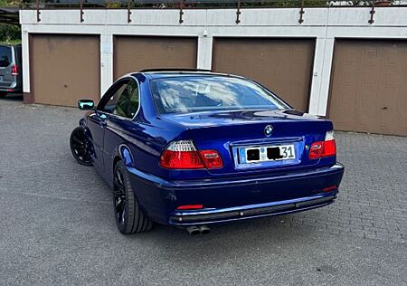 BMW 325Ci -