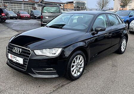 Audi A3 Sportback 1.4 attraction_KlimAut_Sitzhz_AHK