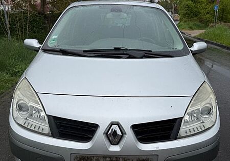 Renault Scenic 1.9 dCi 7-sitzer