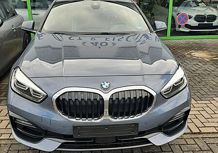 BMW 120d XDrive Autom Sport-Line LED-Navi-Kamera-PDC