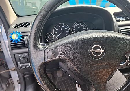 Opel Astra 1.6 -