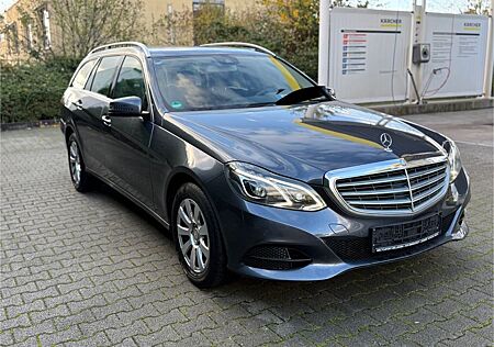 Mercedes-Benz E 200 Elegance Xenon LED Navi