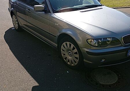 BMW 318i - E46