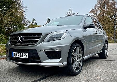 Mercedes-Benz ML 63 AMG 4MATIC AMG - Performance-Paket