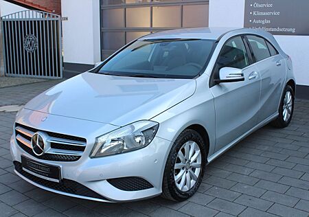 Mercedes-Benz A 200 CDI Style (NAVIGATION,TEILLEDER)
