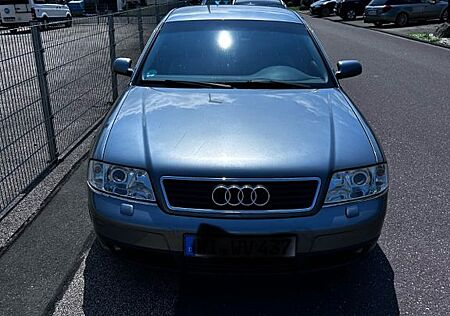 Audi A6 2.4 -