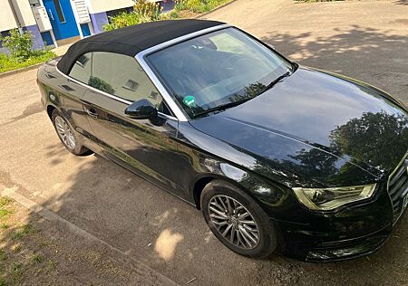 Audi A3 2.0 TDI clean d. S tr. Attr. Cabriolet At...
