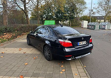 BMW 523i A -