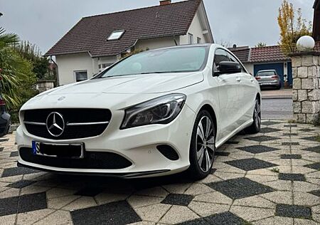Mercedes-Benz CLA 180 d Night Pano