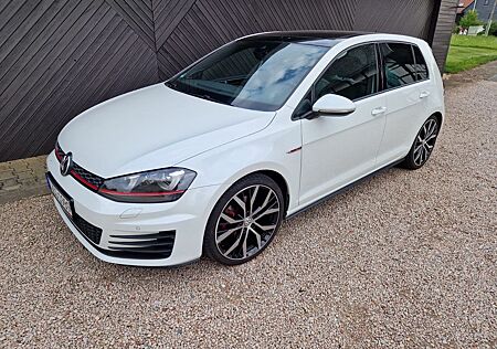 VW Golf Volkswagen VII GTI 2.0 TSI DSG