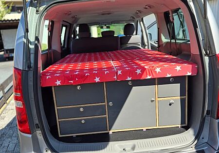 Hyundai H-1 Starex