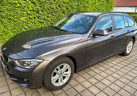 BMW 320i Touring -