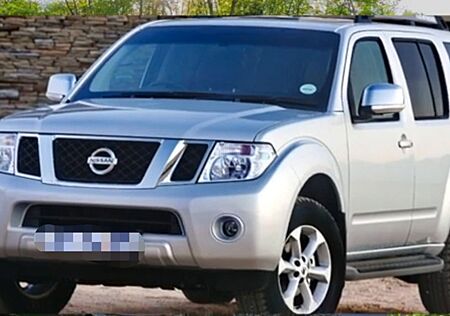 Nissan Pathfinder 2.5 dCi Aut. 4WD *VOLLAUSSTATTUNG