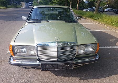 Mercedes-Benz CE 230 W123 230 CE