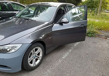 BMW 318i -