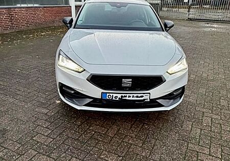 Seat Leon gebraucht kaufen Seat Leon 1.4 e-HYBRID FR DSG Standheizung Sparsam