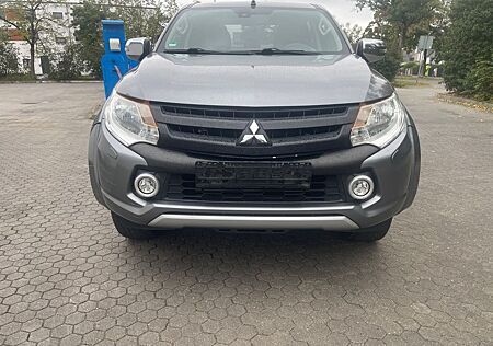 Mitsubishi L200 gebraucht kaufen Mitsubishi L200 Plus Doppelkabine 4WD,Frische Service 1Hand