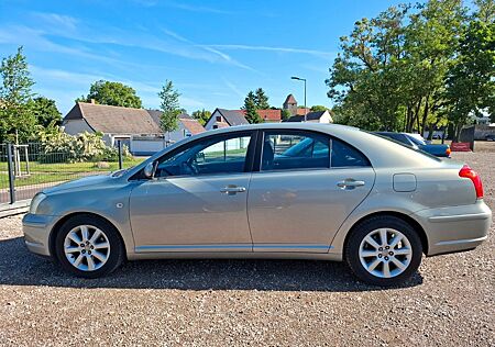 Toyota Avensis 1.8 * 1. HAND * RENTNER-KFZ * 1A ZUSTAN
