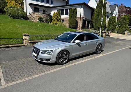 Audi A8 4.2 TDI V8 tiptronic quattro -