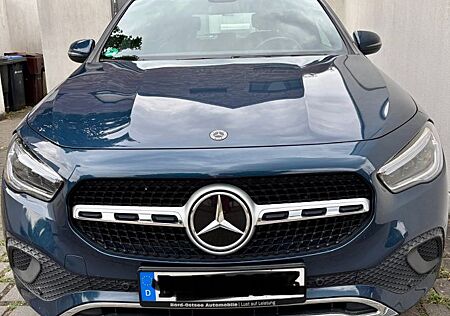 Mercedes-Benz GLA 200 Progressive AHK, Navi/LED, Top Zustand