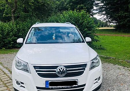 VW Tiguan Volkswagen 2.0 TDI Automatik 4MOTION