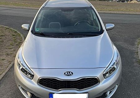 Kia Cee'd Sportswagon 1.6 GDI Dream Team Edition...