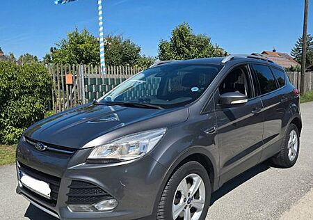 Ford Kuga 2,0 TDCi 4x4 120kW Titanium PowerShift ...