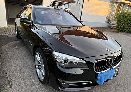 BMW 750i xDrive -