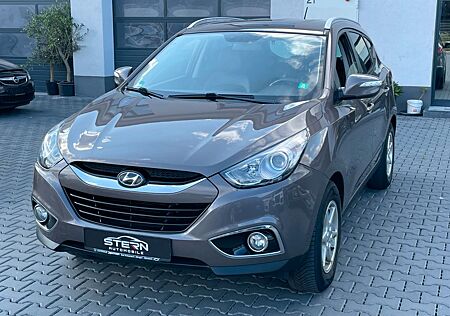 Hyundai ix35 2.0 CRDi Premium 4WD Allrad Euro 5 TÜV NEU