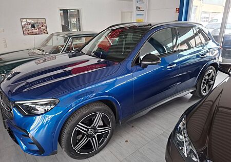 Mercedes-Benz GLC 220 d AMG Digital Light Keyless Nappaleder