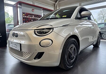 Fiat 500E Giorgio Armani Edition
