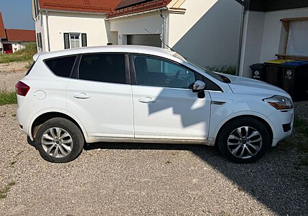 Ford Kuga 2,5 4x4 Titanium Titanium