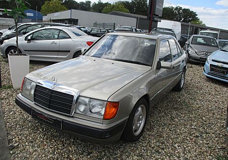 Mercedes-Benz E 230
